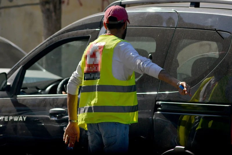 مضايقة المواطنين بمحطة القطار تقود “مول جيلي أصفر” للتوقيف بطنجة