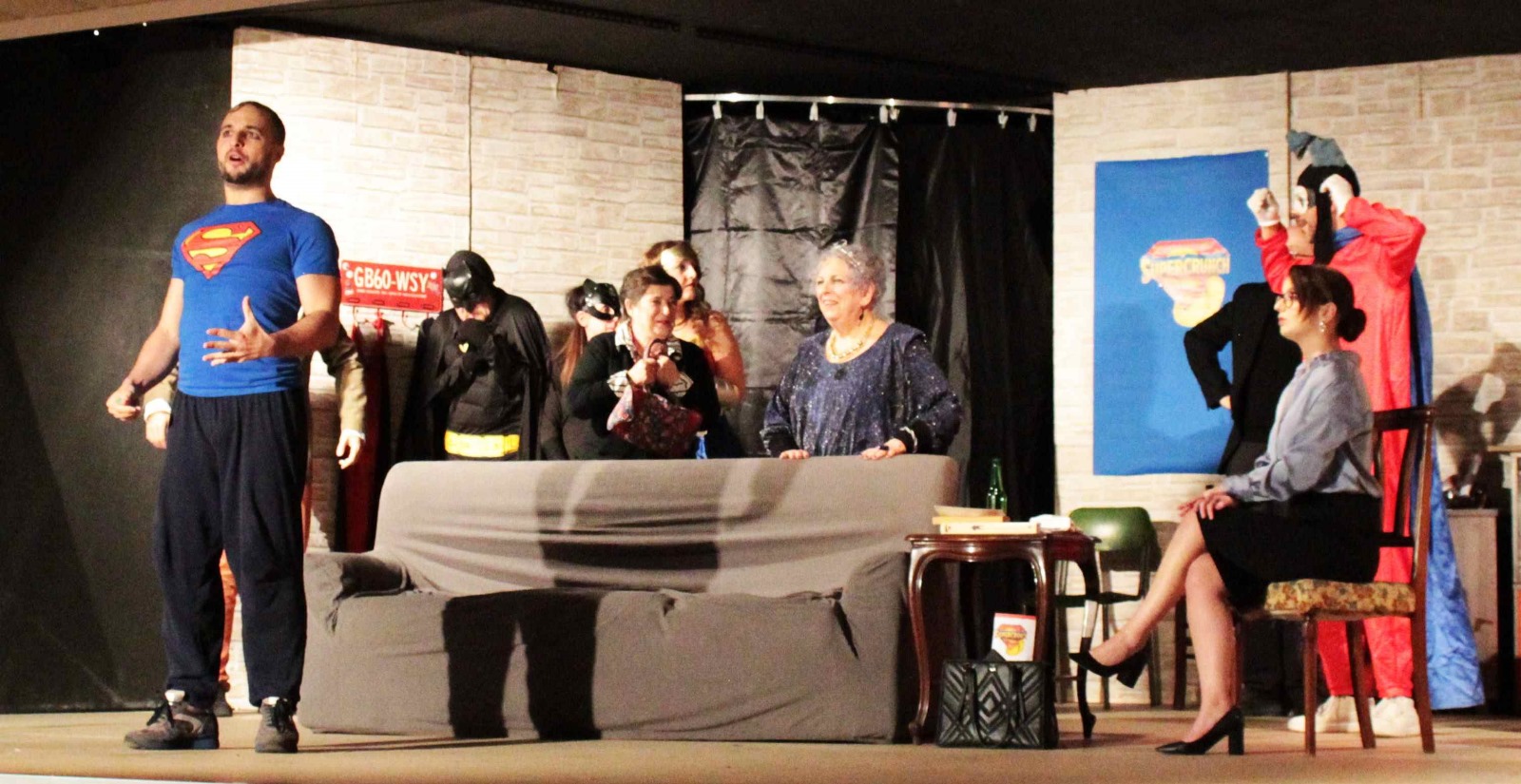 Il grande successo di “Supergiù”. Lo spettacolo teatrale di V&E, a Peschiera Borromeo - foto 8