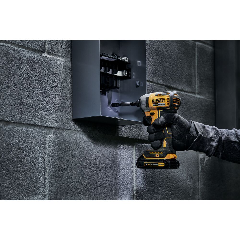 Dewalt DCF787C2 20V MAX LI-ION 1/4" IMPACT DRIVER W/ 2 BATTERIES AND BAG