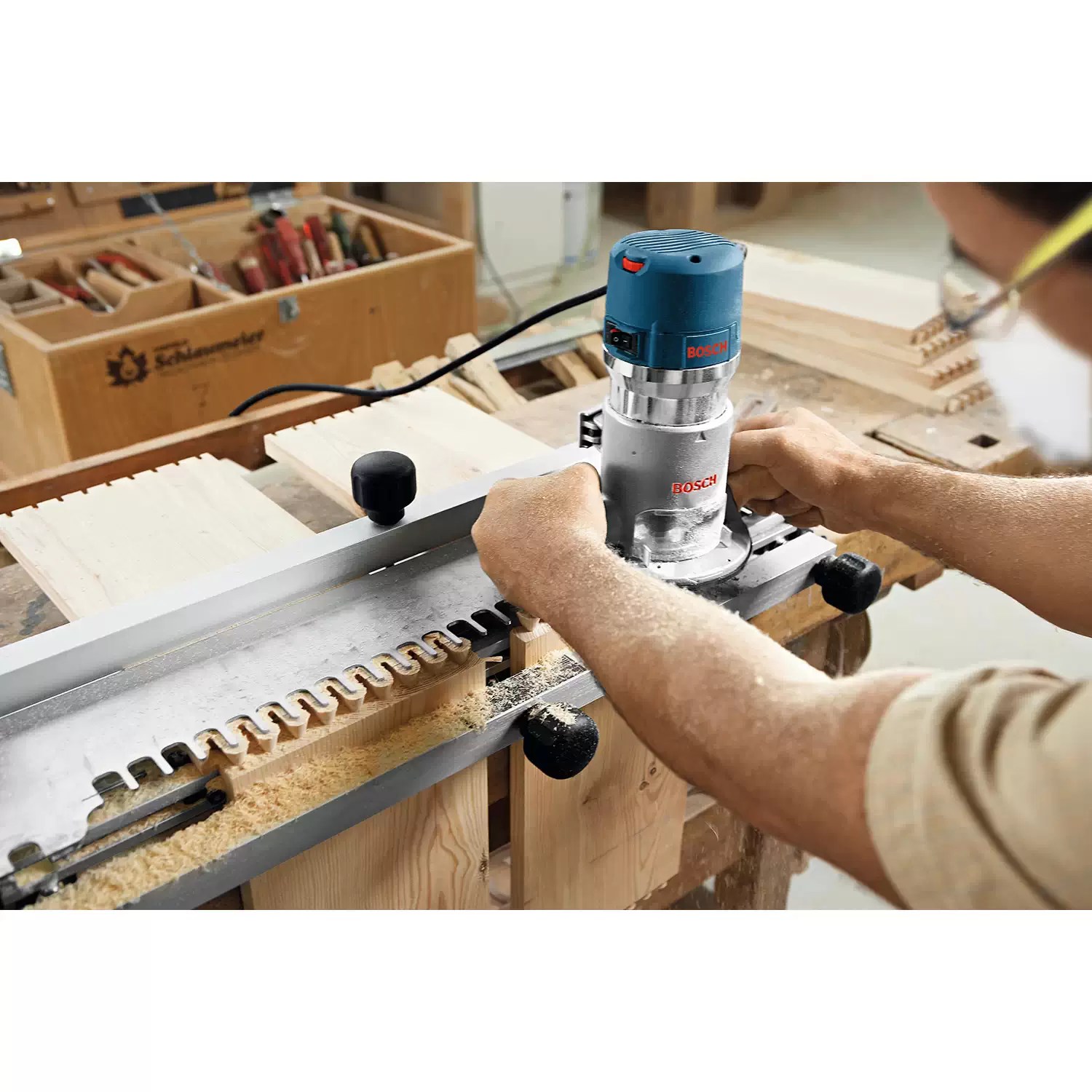 Bosch 1617EVS Corded 2.25HP Electronic Varialble Speed Fixed-Base Router, 120V 12A