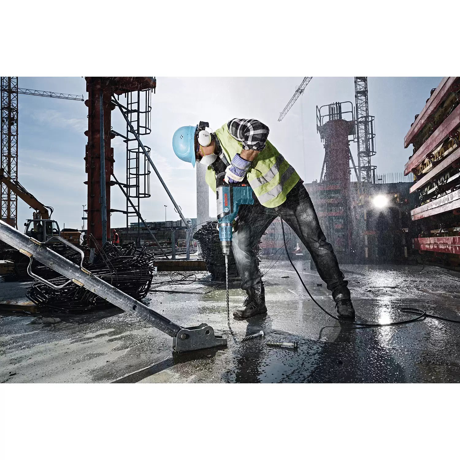 Bosch RH745 Corded 1-3/4″ 2-Mode Variable Speed SDS-Max Rotary Hammer, 120V 13.5A