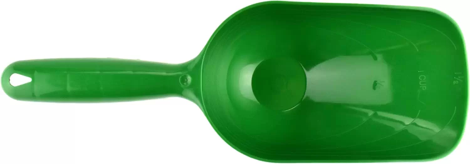 SE GP3-SS21 2 Cup Capacity Plastic Feed/Seed Scoop