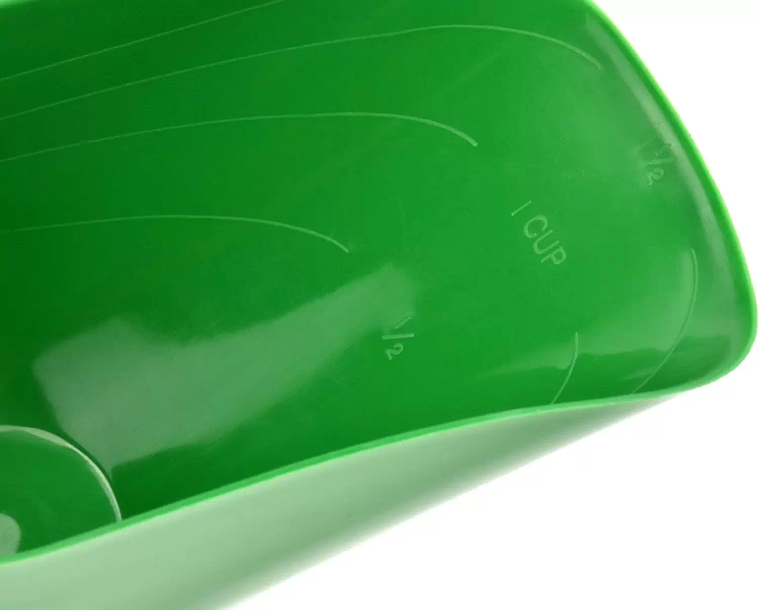 SE GP3-SS21 2 Cup Capacity Plastic Feed/Seed Scoop