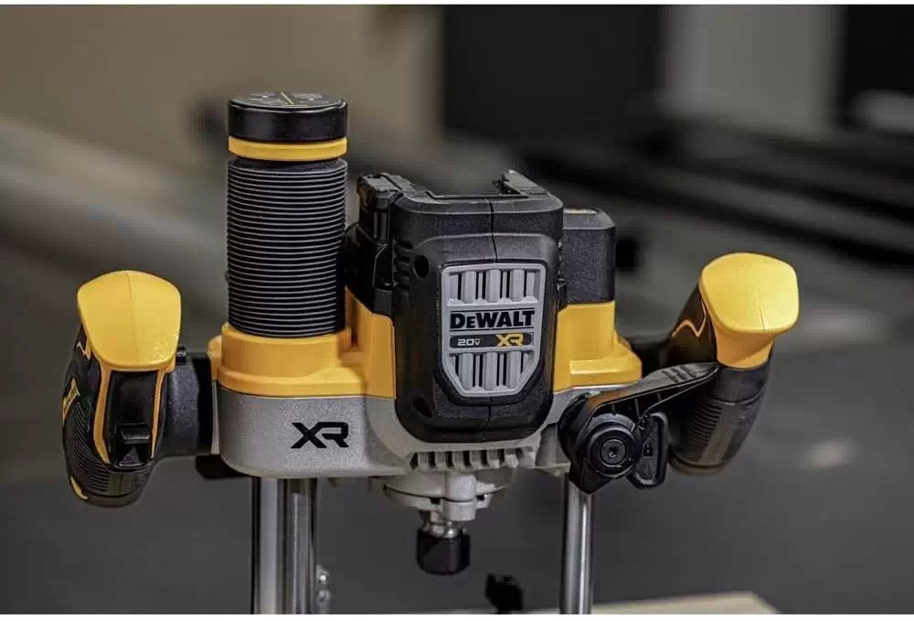 Dewalt DCW620B 20V MAX XR 2-1/4 HP Cordless Brushless Plunge Router - Tool Only
