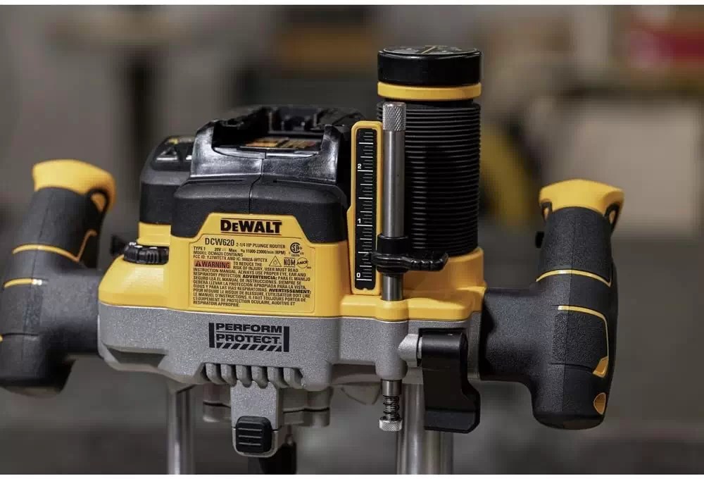Dewalt DCW620B 20V MAX XR 2-1/4 HP Cordless Brushless Plunge Router - Tool Only
