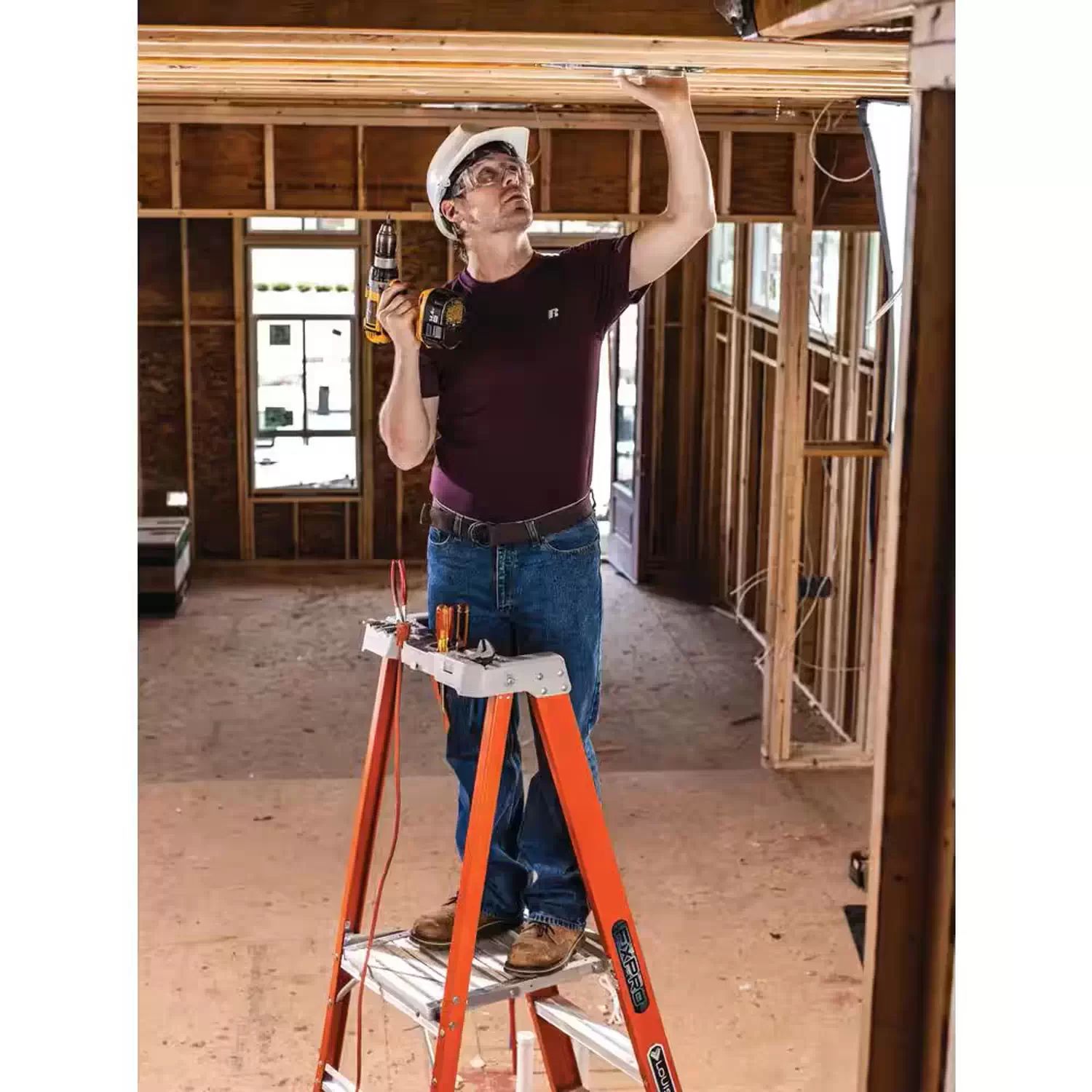 Louisville FXP1710 10' Fiberglass Platform Ladder, Type IA, 300 lb Load Capacity