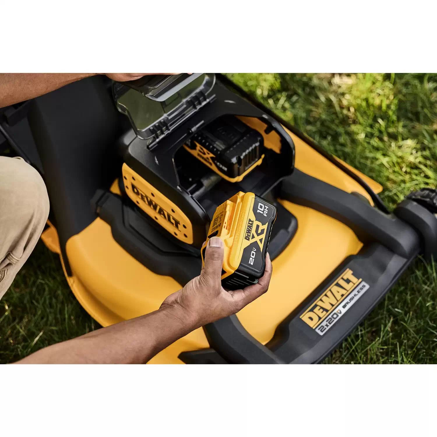 DEWALT DCMWSP256U2-CA 2X20V MAX XR 21" Brushless RWD Self-Propelled Lawn Mower Kit