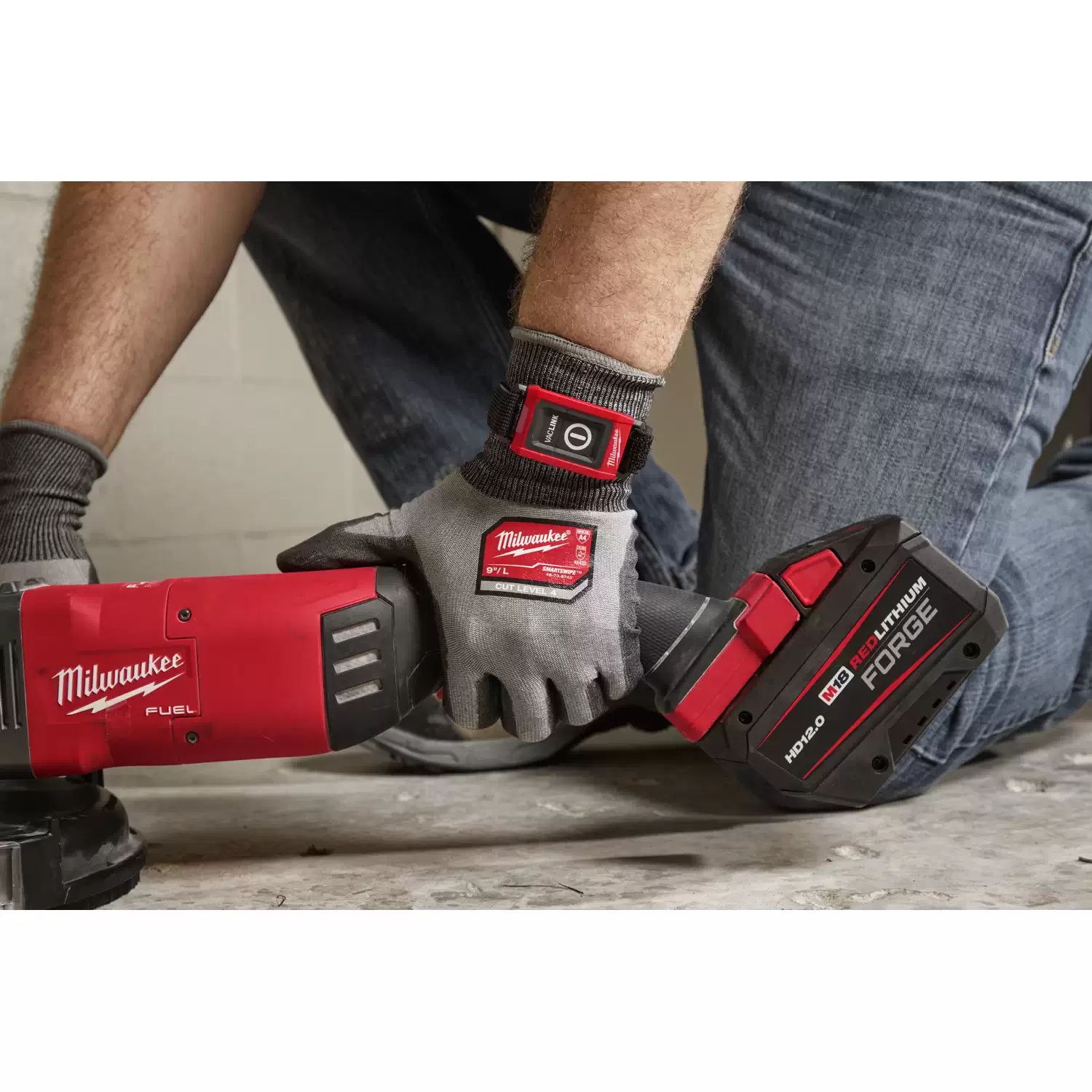Milwaukee 0888-20 M18 FUEL 9 Gal Dual Battery Dust Extractor w/ PACKOUT Compatibility & VACLINK - Tool Only