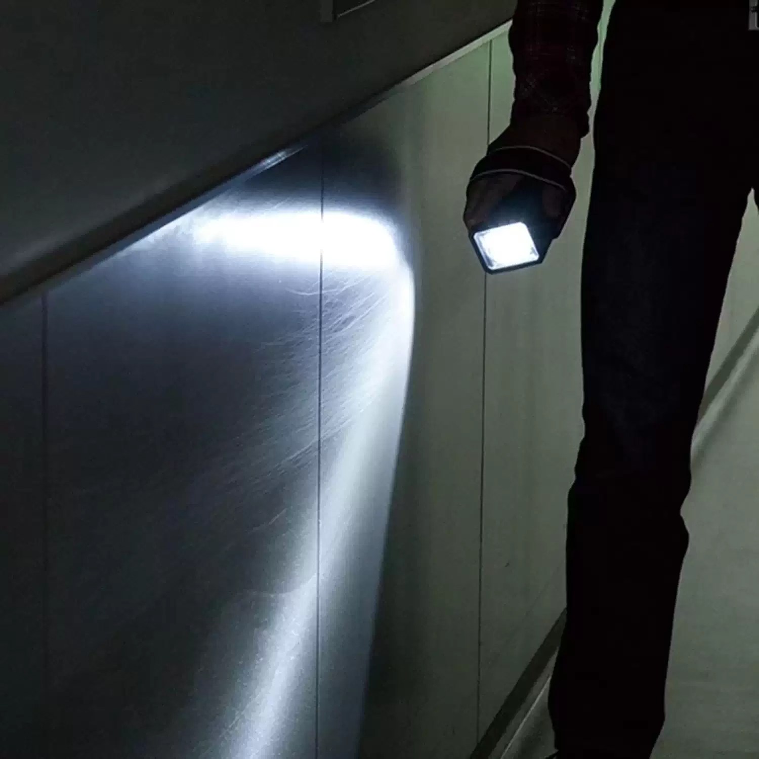 Makita DML186 18V LXT Li-Ion Cordless 30LM Compact LED Flashlight - Tool Only