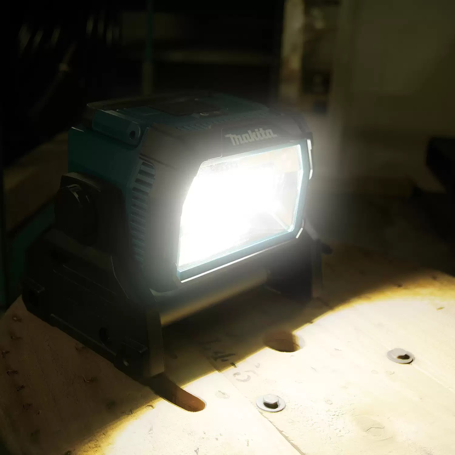 Makita DML809 18V LXT Lithium‑Ion Cordless/Corded LED Work Light - Tool Only