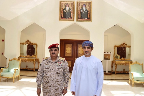 وزير الدفاع اليمني يثمن جهود عمان في الوساطة لإنهاء الصراع وزير الدفاع اليمني يثمن جهود عمان في الوساطة لإنهاء الصراع