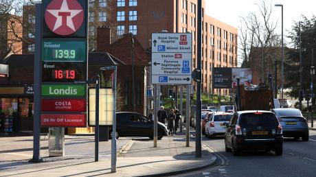 بنوك عالمية وخبراء: أسعار النفط ستواصل الارتفاع