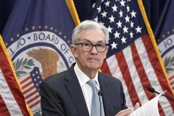 Powell dice no agli ordini di Trump: i tassi restano alti, pazienza se qualcuno si arrabbia Powell dice no agli ordini di Trump: i tassi restano alti, pazienza se qualcuno si arrabbia