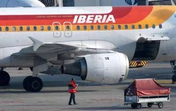 Sorpresa a bordo: quando il messaggio politico s’infila nel pranzo kosher di Iberia Sorpresa a bordo: quando il messaggio politico s’infila nel pranzo kosher di Iberia