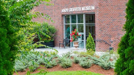https://i0.wp.com/www.adweek.com/wp-content/uploads/2017/07/AndyGriffithMuseum_Featured.jpg