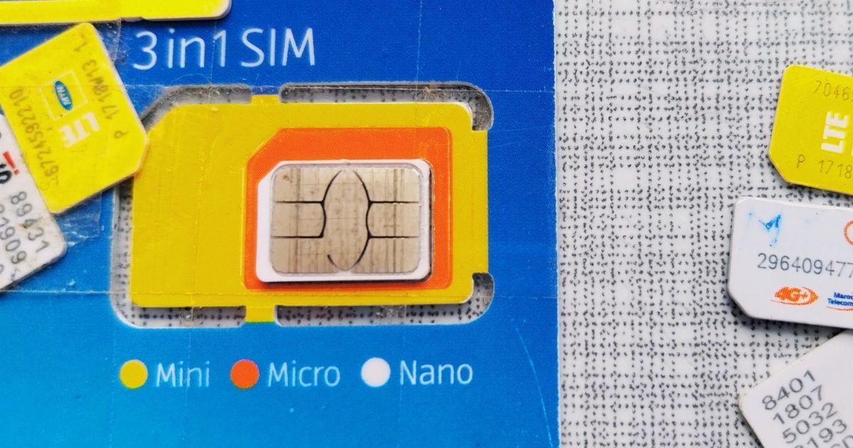 a card to show how SIM cards are sold with 3 different sizes to fit your smartphone. Now, the most common is the nano SIM card