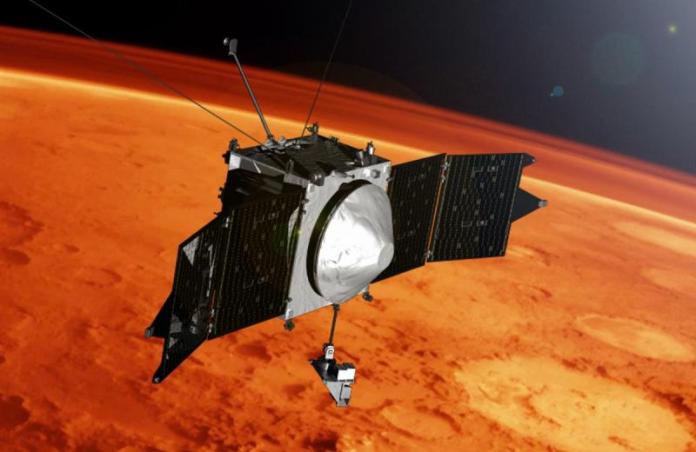 maven-mars-orbiter-spacecraft picture