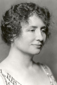 Vor jahren wurde die blinde und taube schriftstellerin in den usa geboren. Biography and Chronology | American Foundation for the Blind