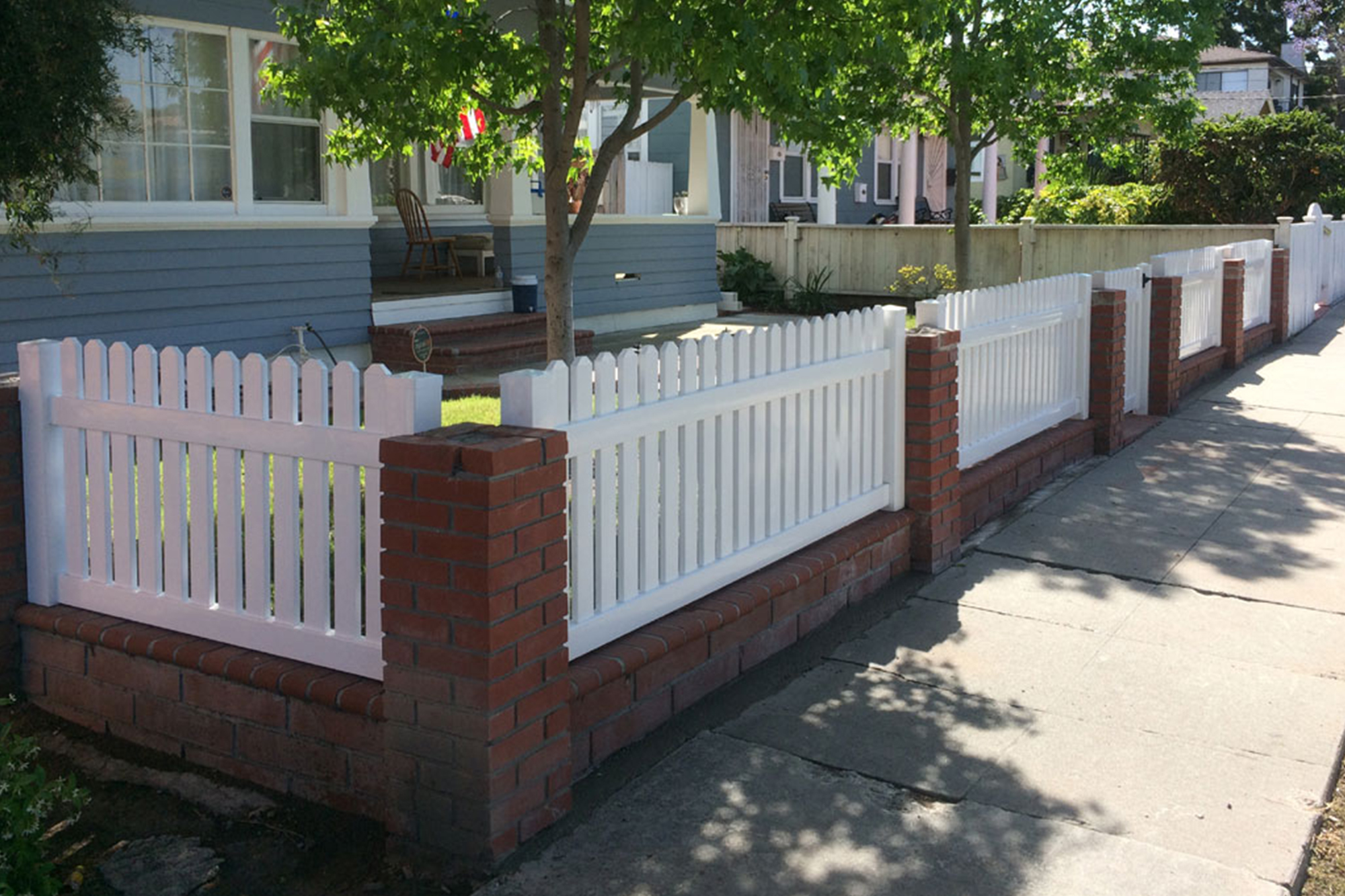 How to find the right vinyl fence company