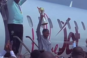 Super Falcons Arrive In Abuja with their trophy (Video) 2 53457