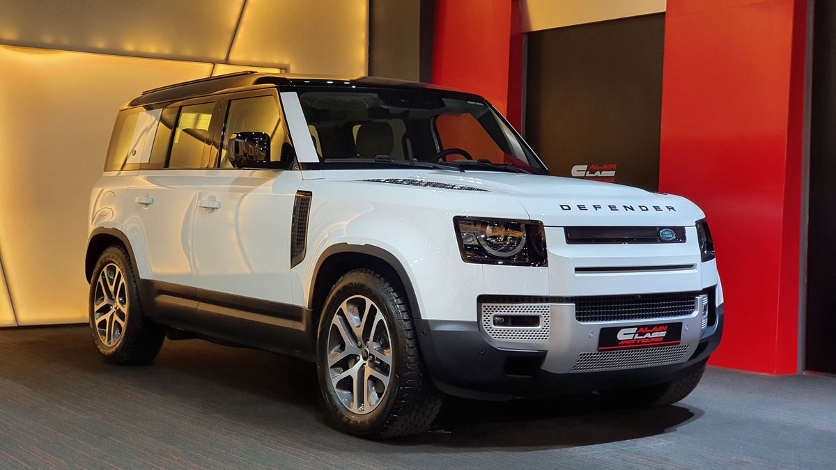 photo Land Rover Defender 2021 White alain class motors