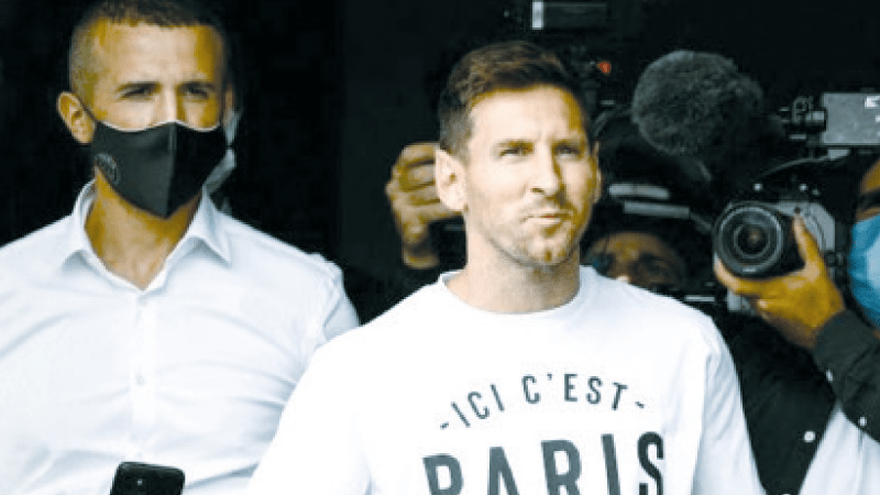 سيتقاضى 113 مليارا في العام واليوم يتم تقديمه للإعلام ...باريس سان جرمان يستقبل ميسي بطريقة استثنائية 