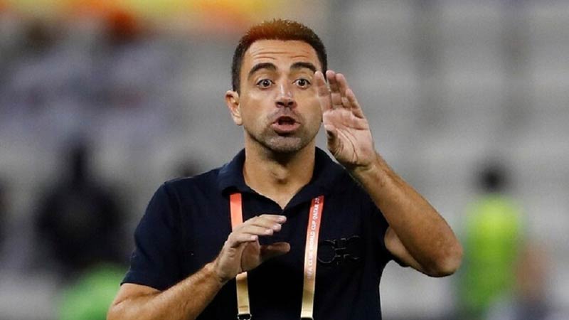 السد يوافق على رحيل مدربه تشافي إلى برشلونة