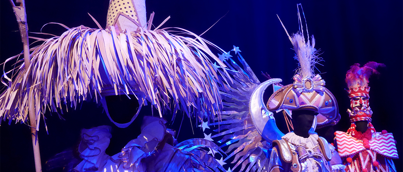 Amakando 50 Plumes Déco Bricolages Ornementales Carnaval Samba Rio Multicolore - Environ 10 Cm Bijou à Plume Décorative Mix Accessoire