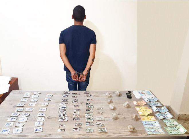 كمين محكم لشعبة المعلومات نتج عنه توقيف بالجرم المشهود مروج ينشط في محلة الحدت وضبط كمية من المخدرات بحوزته