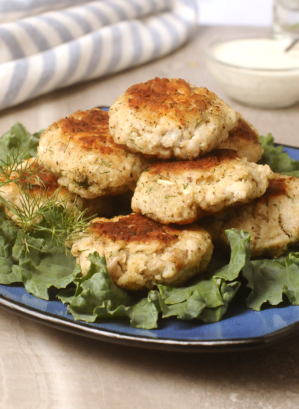 Dill Fish Cakes with Creamy Lemon Sauce