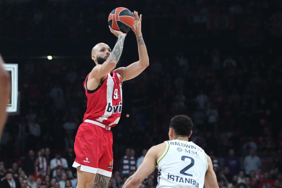 Ολυμπιακός: Νίκη 104-87 επί Φενέρμπαχτσε με Φουρνιέ σε εξαιρετική φόρμα