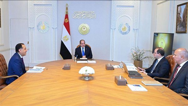 الرئيس السيسي يوجه بإطلاق الحزمة الثانية من التسهيلات الضريبية الرئيس السيسي يوجه بإطلاق الحزمة الثانية من التسهيلات الضريبية