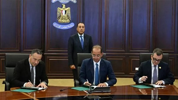 بدء تطبيق نموذج TIER1 في 5 جامعات مصرية بتكلفة 48 مليار جنيه بدء تطبيق نموذج TIER1 في 5 جامعات مصرية بتكلفة 48 مليار جنيه