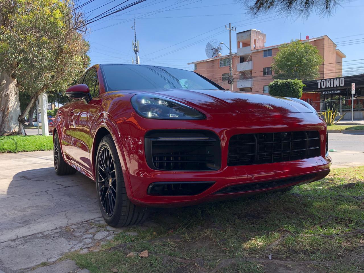 PORSCHE CAYENNE GTS COUPE 2021 ROJA