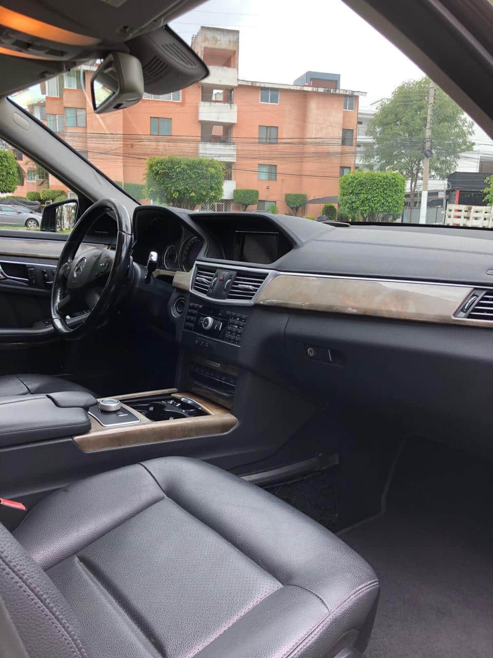 MERCEDES BENZ E350 2011