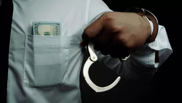 Pf!zer bietet Gesundheitsforscher 1 Million Dollar Schweigegeld?