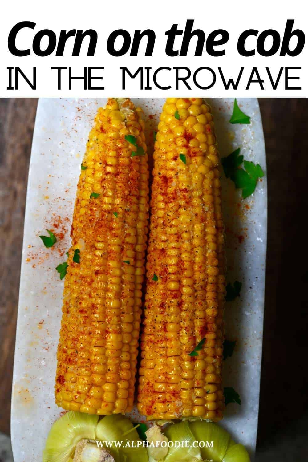 Microwave corn on the cob in husk