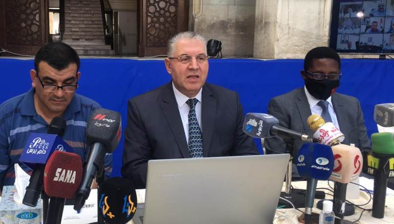 كاريكاتور الأسد بريشته