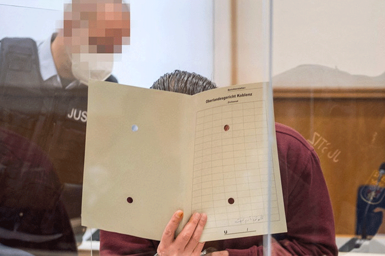 &ldquo;حكم تاريخي&rdquo;.. ردود فعل بعد الحكم على ضابط سابق لدى نظام الأسد