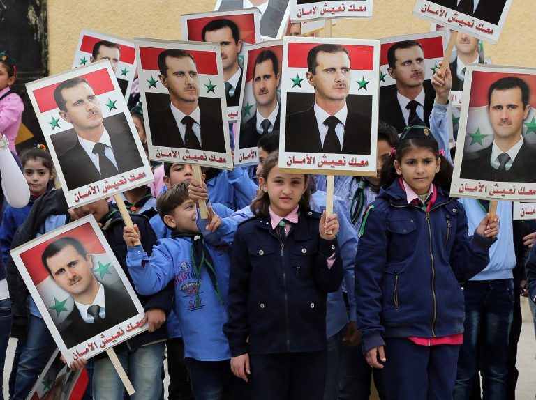 الأسد يحظر المستقبل على السوريين الأسد يحظر المستقبل على السوريين