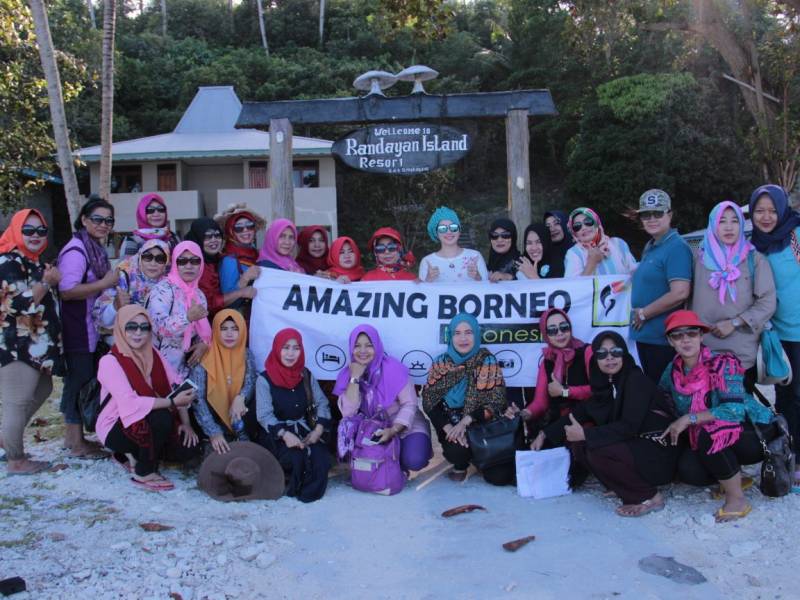 PAKET MURAH WISATA PULAU RANDAYAN - Amazing Borneo Indonesia