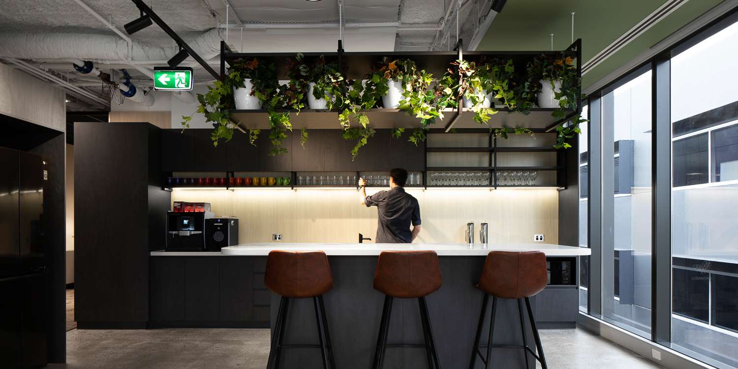 Amicus Project Servier - Download Classic Abstract Background | 4K