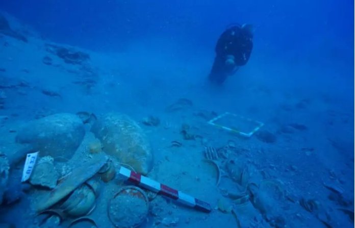 2,000-Year-Old Shipwreck With Trade Goods Found Off The Coast Of Kumluca
