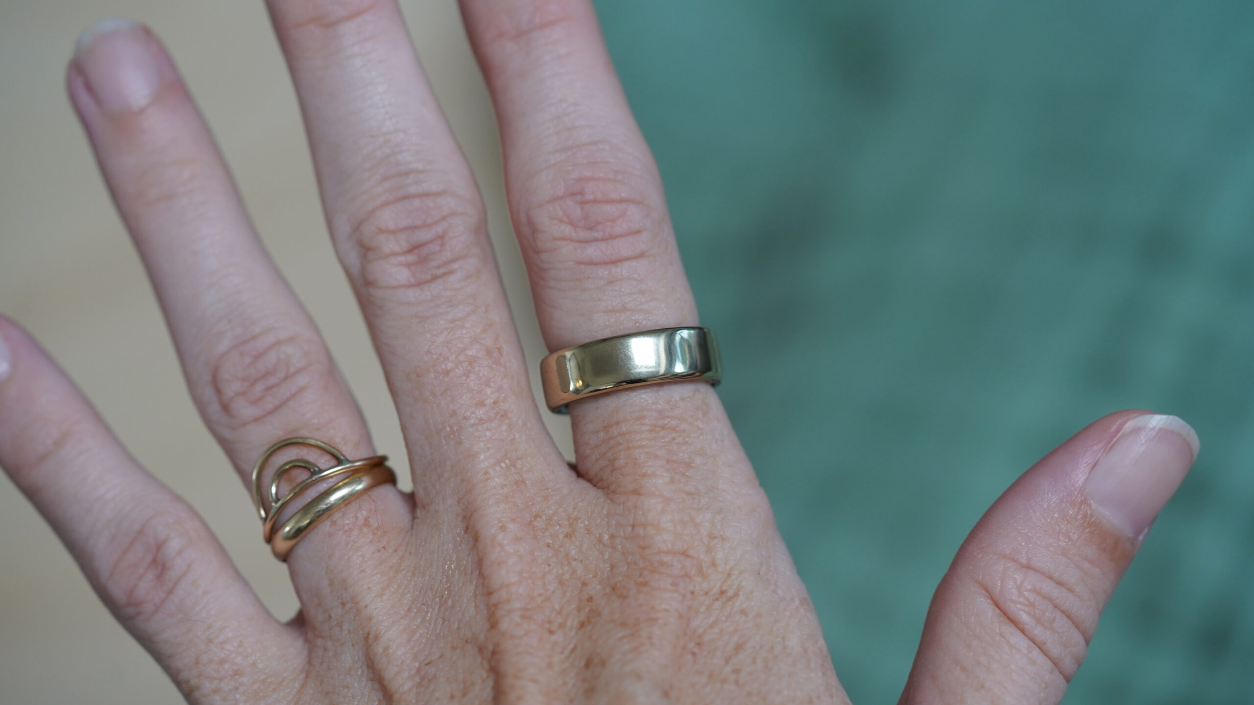Oura Ring 5 Review: The Smart Ring That Feels Like Jewelry (2026)