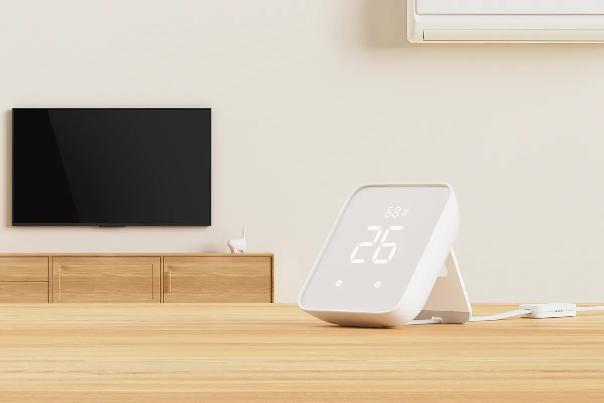 SwitchBot's New Matter Hub is Also a Temperature and Humidity Sensor SwitchBot Hub 2 02