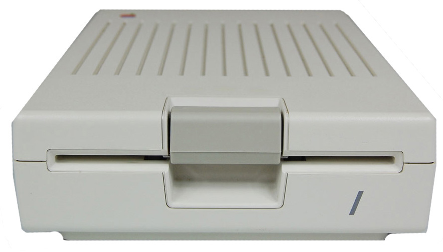 Apple - 大塚2 9–Disk Evolution / The Apple IIc Plus