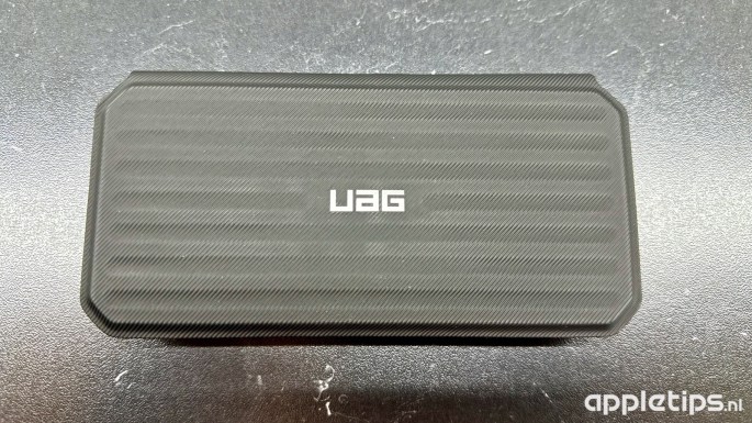 UAG SRGE 3-in-1 reisoplader: Stand-by functie, opvouwbaar, opberghoes en meer