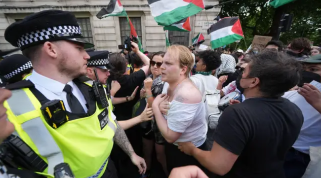 بريطانيا: إيقاف أكثر من 466 شخصاً في احتجاجات ضد حظر فلسطين أكشن