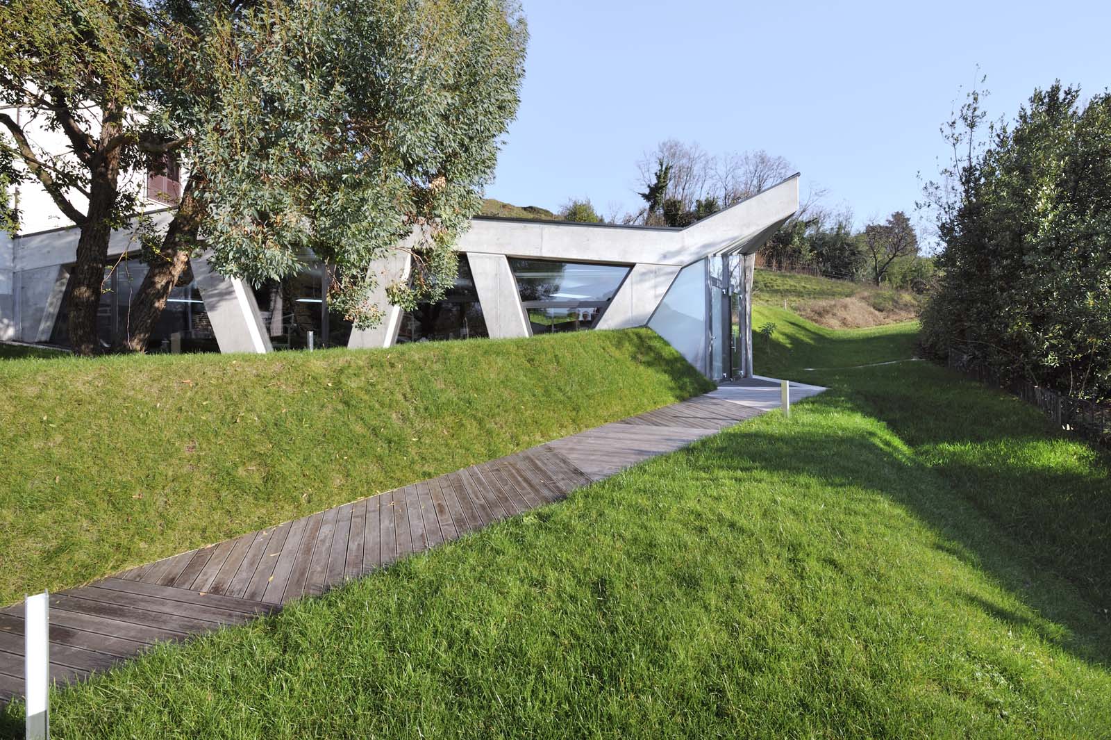 StamboldÅ¾ioski Dental Studio / by ENOTA