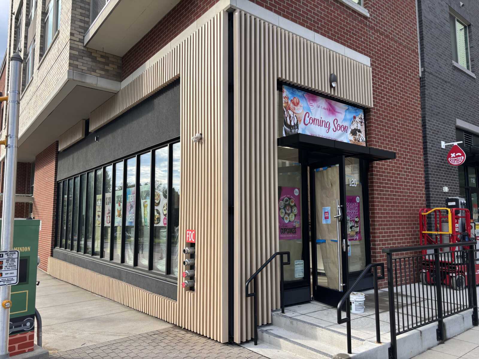 New Cupcake & Ice Cream Shop in Falls Church: Lil’ Cakes & Creamery Review (2026)